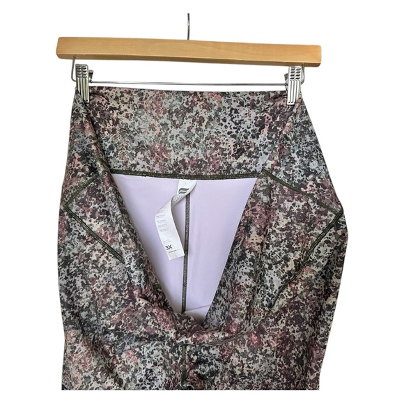 Fabletics Define PowerHold® High-Waisted 7/8 Legging in Earthen Size 3X - Picture 7 of 13